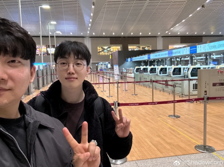 都找到新工作了？Shadow经纪公司晒Fisher、Burdol合照：加油！ 加油！